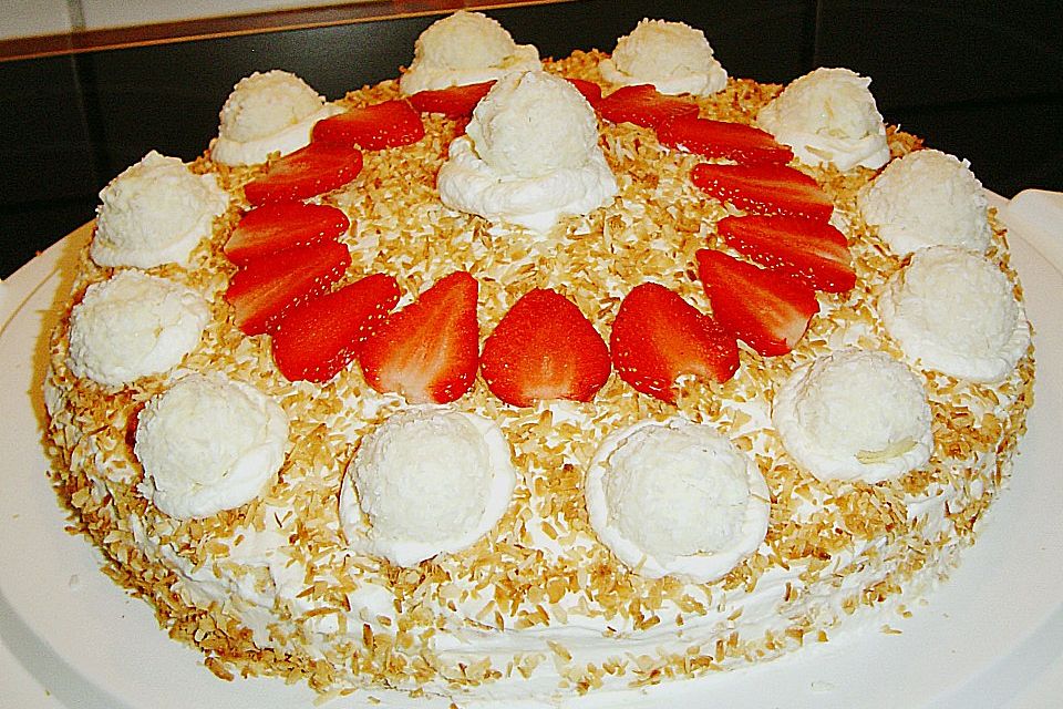 Erdbeer - Raffaelo - Torte