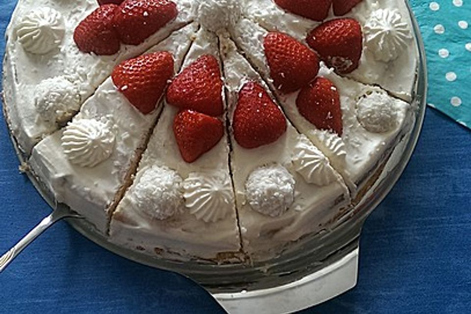 Erdbeer - Raffaelo - Torte