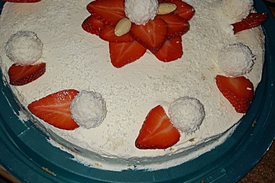 Erdbeer - Raffaelo - Torte