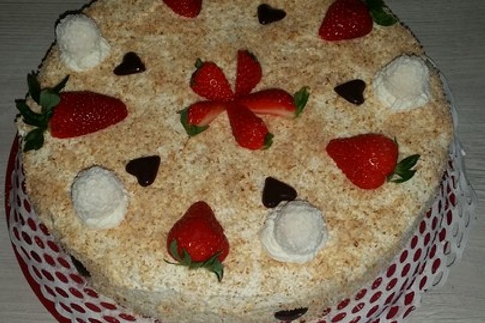 Erdbeer - Raffaelo - Torte