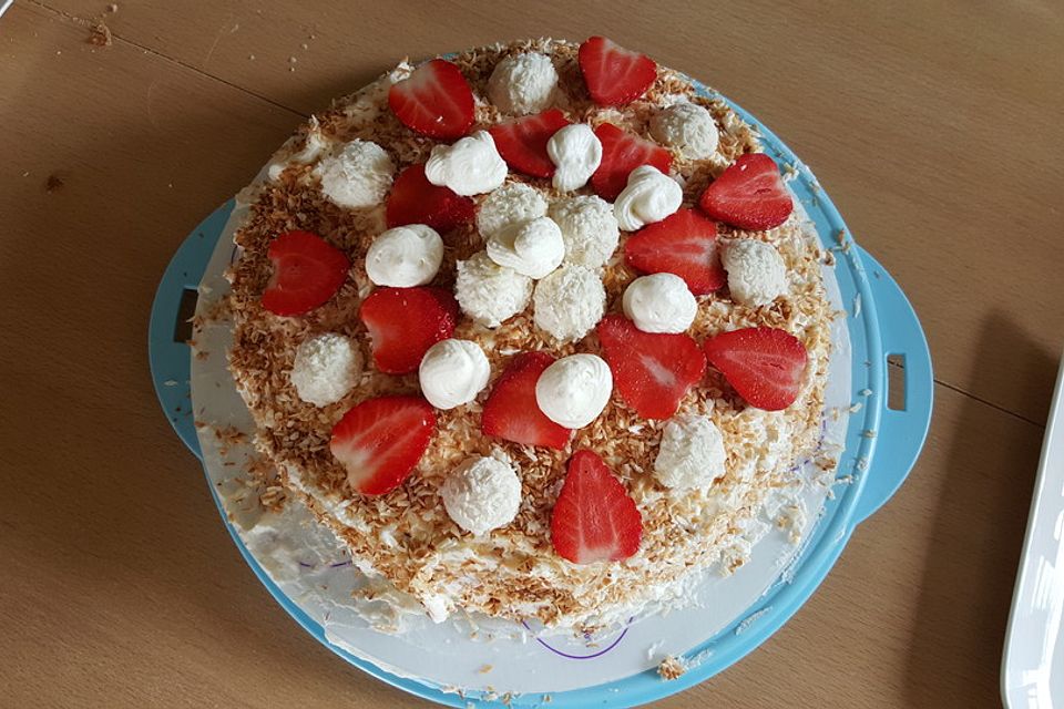 Erdbeer - Raffaelo - Torte