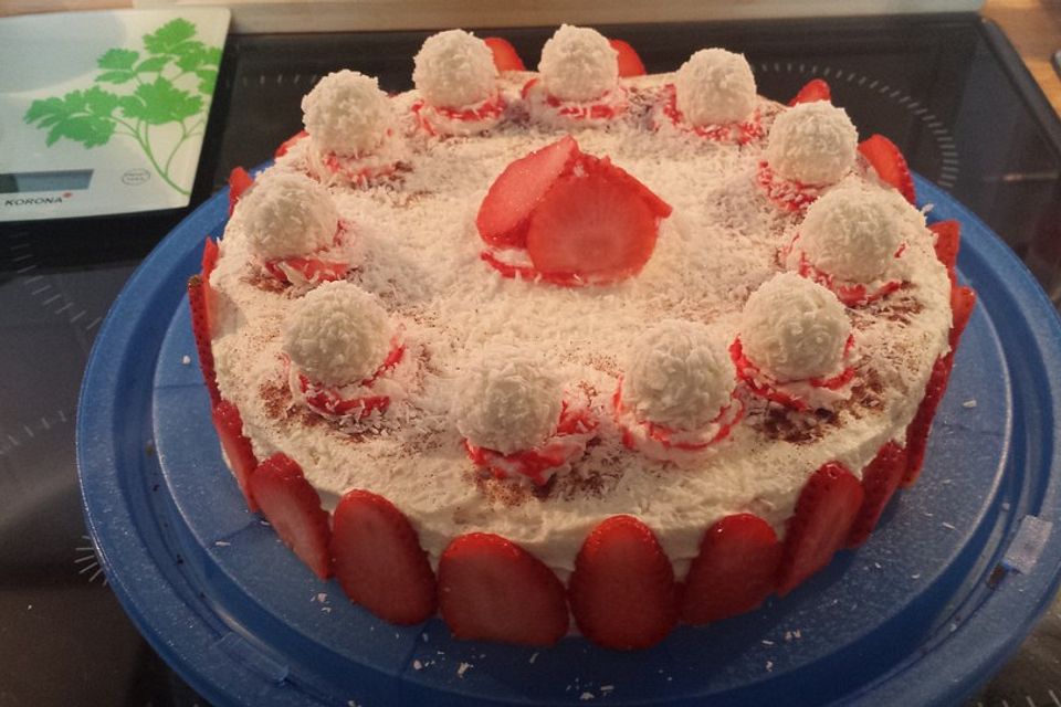 Erdbeer - Raffaelo - Torte