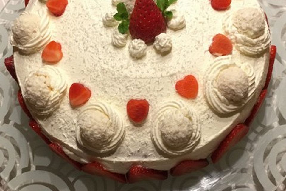 Erdbeer - Raffaelo - Torte