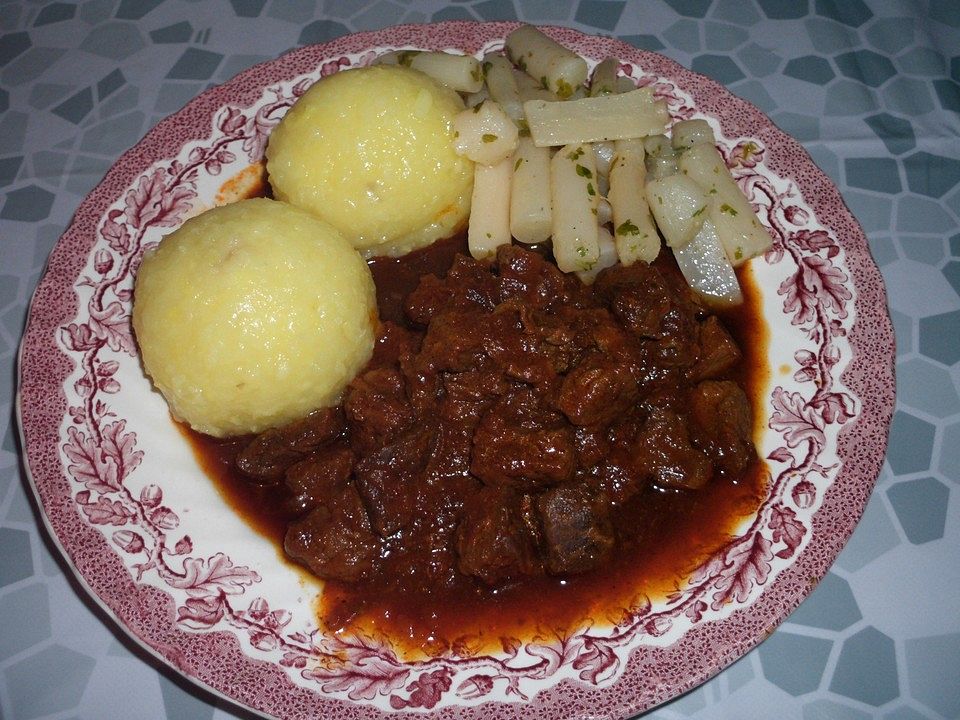 Gulasch Südtiroler Art von graeflein | Chefkoch