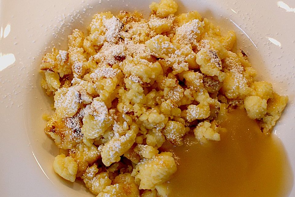 Kaiserschmarrn mit Apfelmus