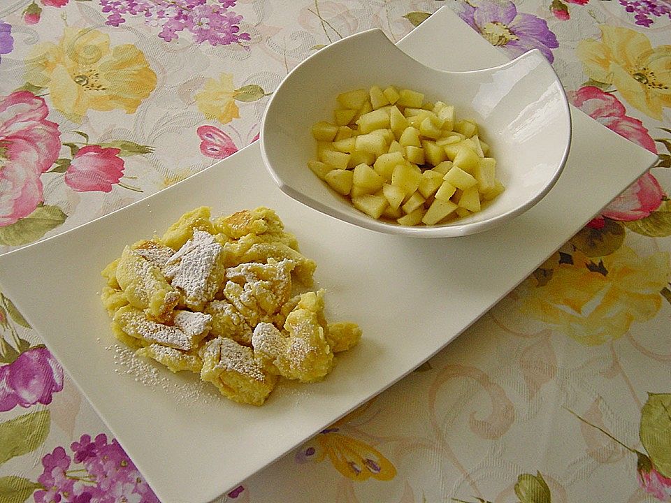 Kaiserschmarrn mit Apfelmus| Chefkoch