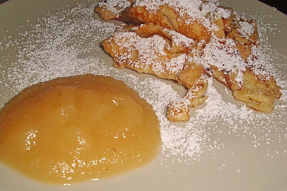 Kaiserschmarrn mit Apfelmus