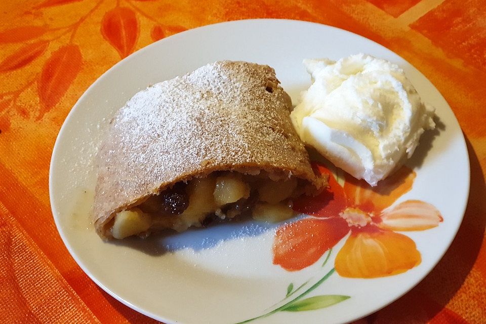 Topfenteig - Apfelstrudel