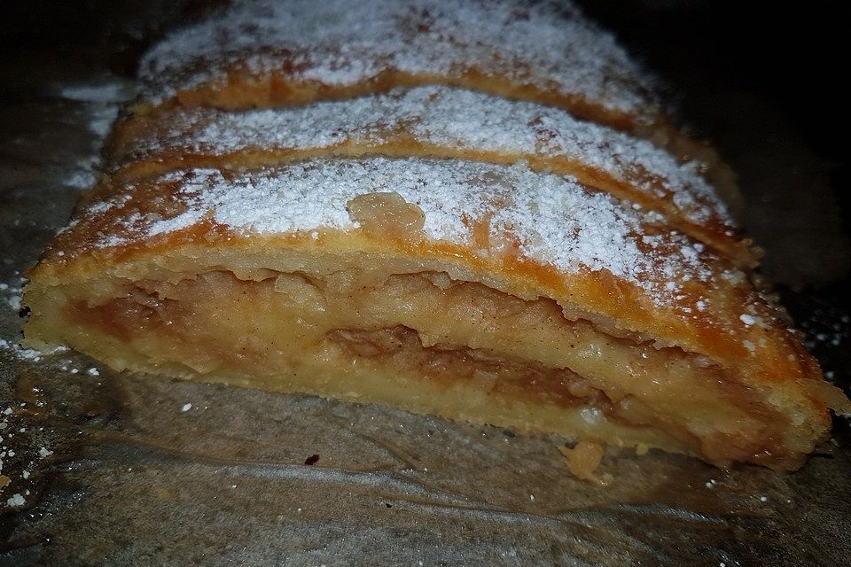 Topfenteig - Apfelstrudel