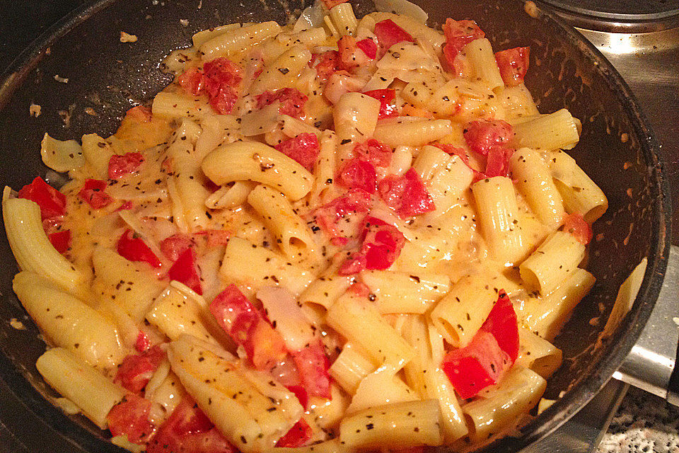 Knoblauchspaghetti mit frischen Tomaten