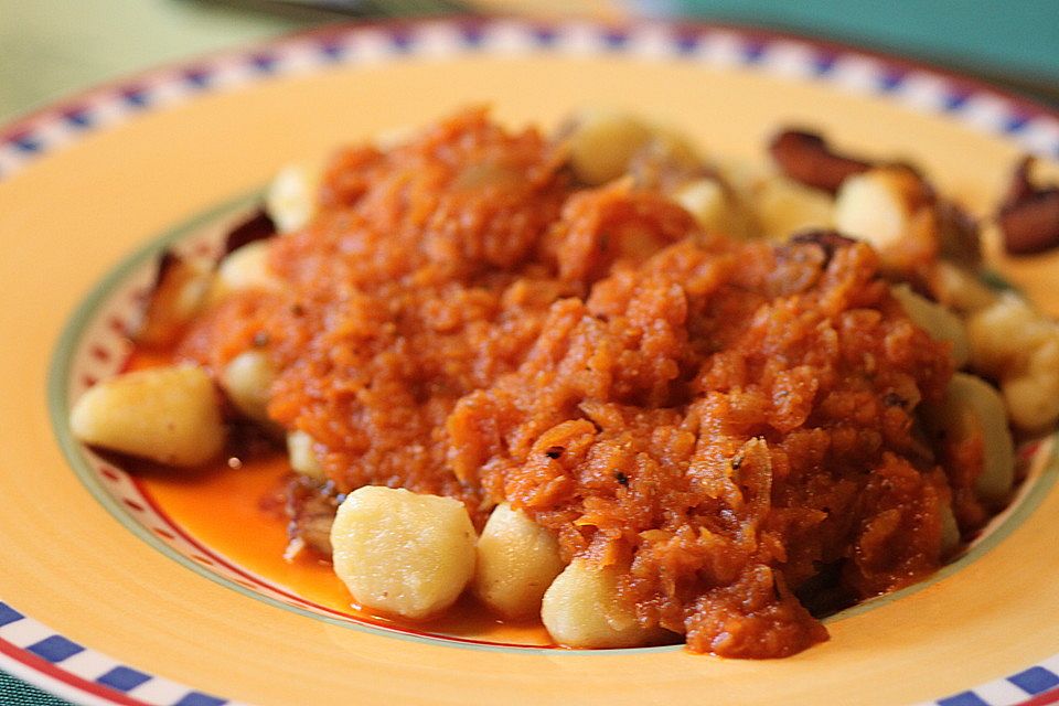 Spaghetti mit Karottensauce