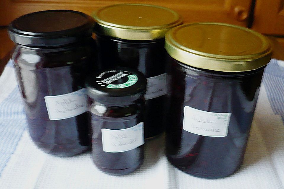 Holunderkonfitüre mit Apfel