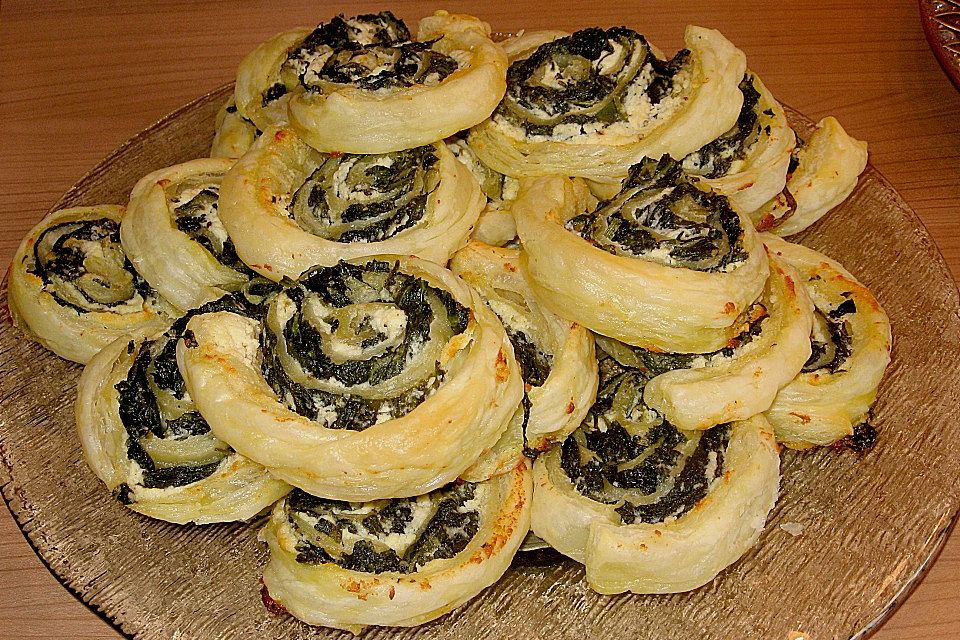 Blätterteig-Spinat-Schnecken