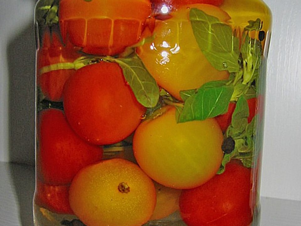 Eingelegte Cocktailtomaten