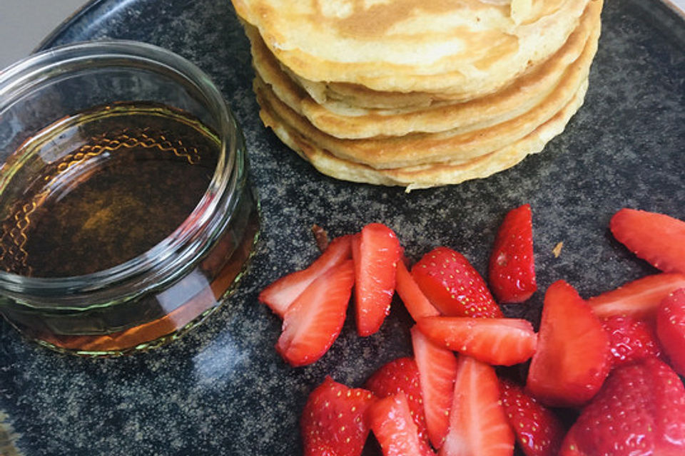 American Pancakes mit Ahornsirup