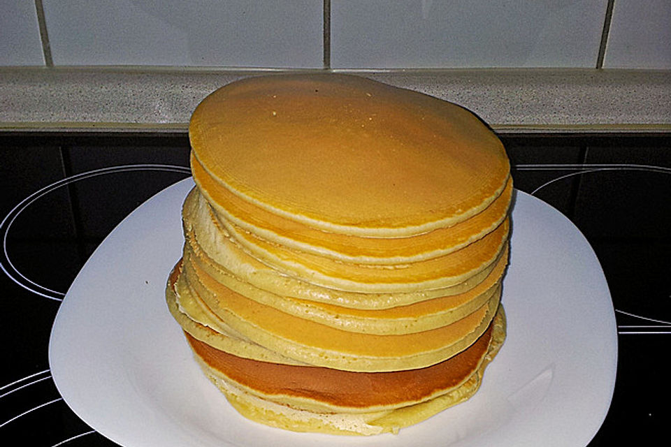 American Pancakes mit Ahornsirup