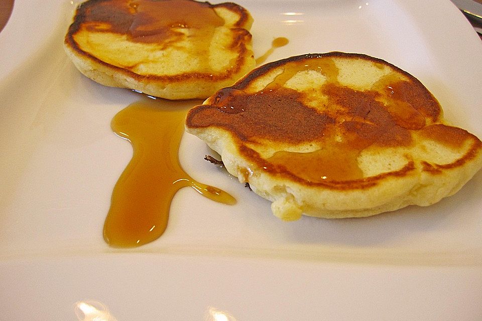 American Pancakes mit Ahornsirup