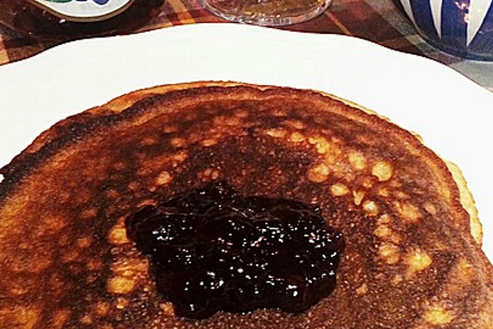 American Pancakes mit Ahornsirup