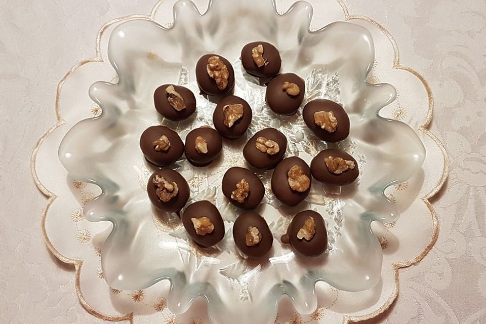 Walnuss - Marzipan - Pralinen