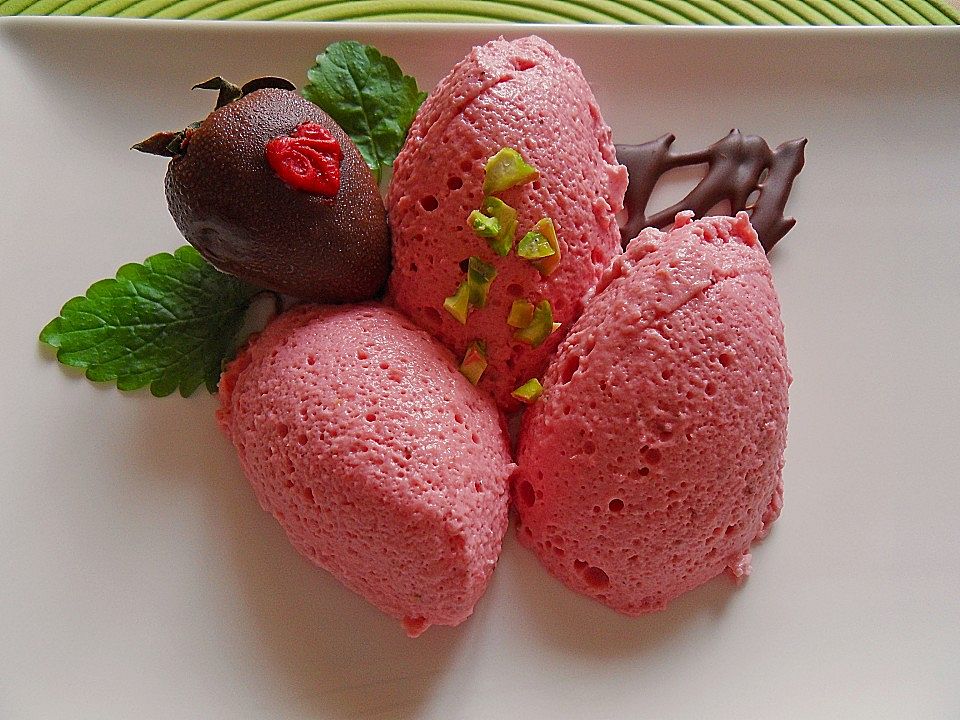 Erdbeer Mousse von caeye831| Chefkoch