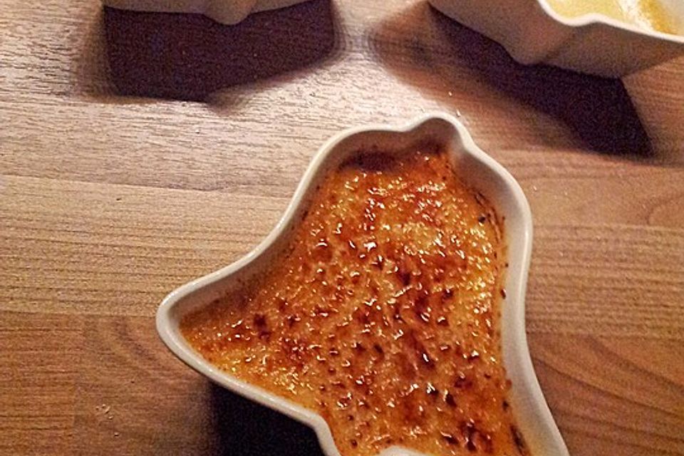 Crème brûlée mit Orange