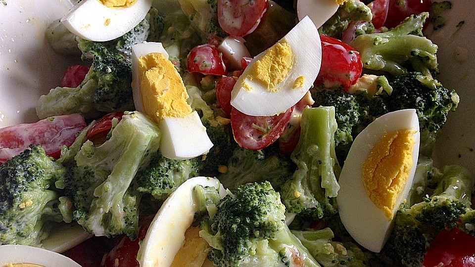 Brokkoli - Tomaten - Eier - Salat von gizela| Chefkoch