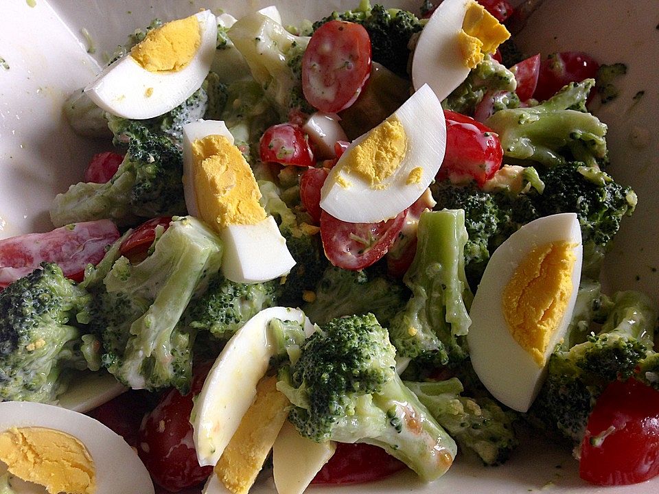 Brokkoli - Tomaten - Eier - Salat von gizela| Chefkoch