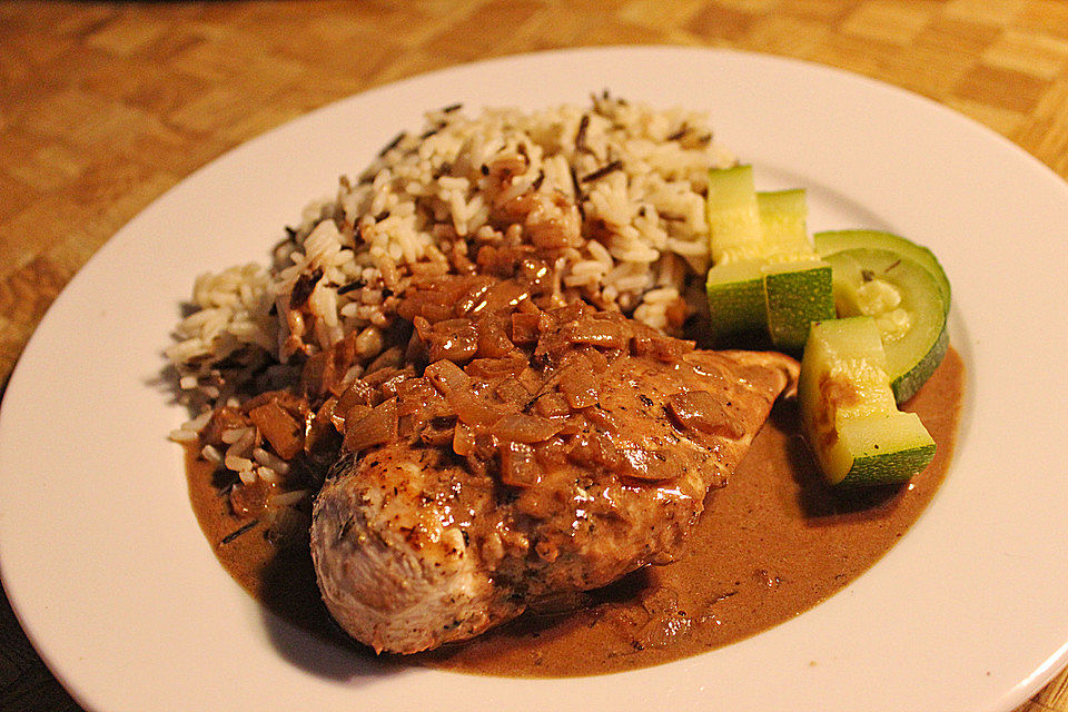 Hühnerfilet in Zwiebel - Balsamico - Sauce