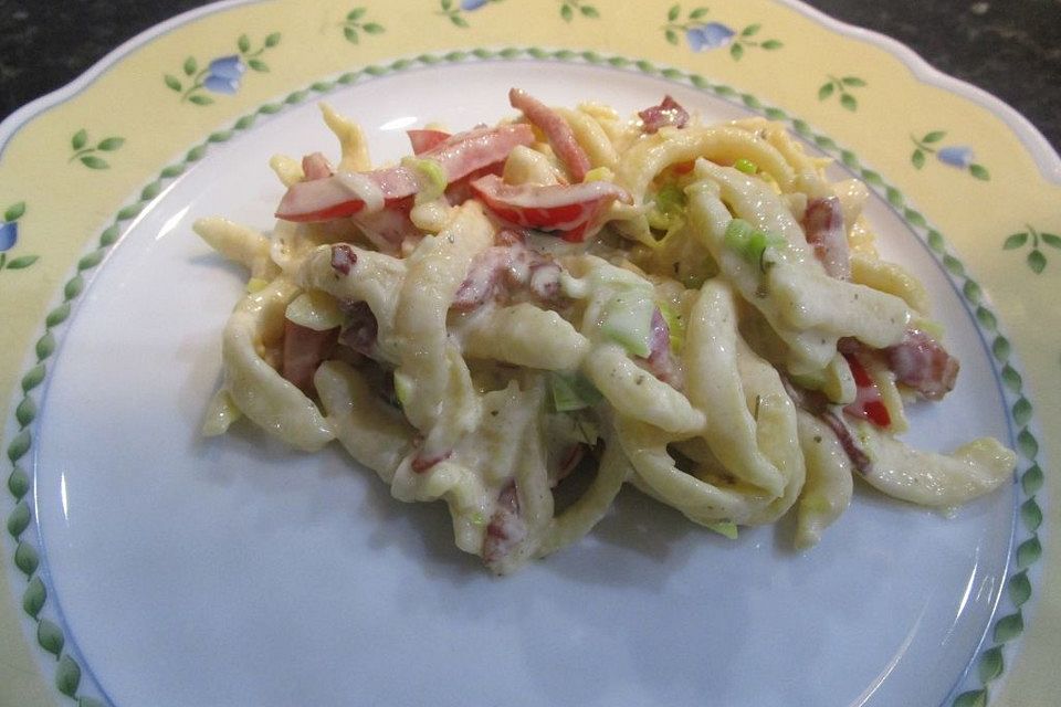 Herzhafter Spätzlesalat