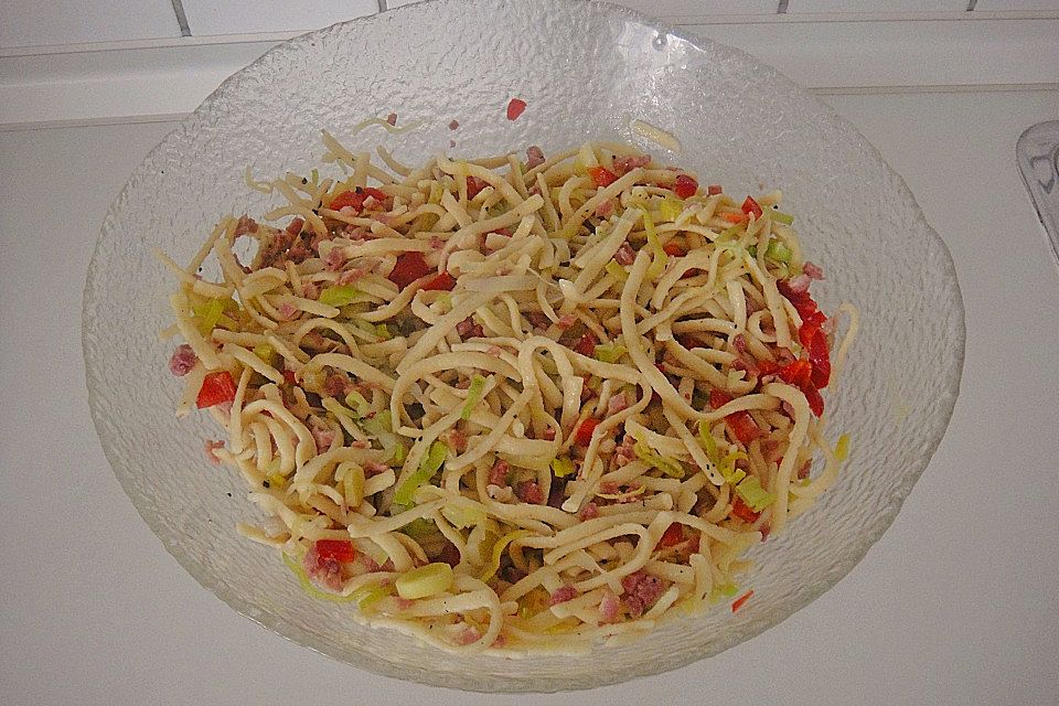 Herzhafter Spätzlesalat