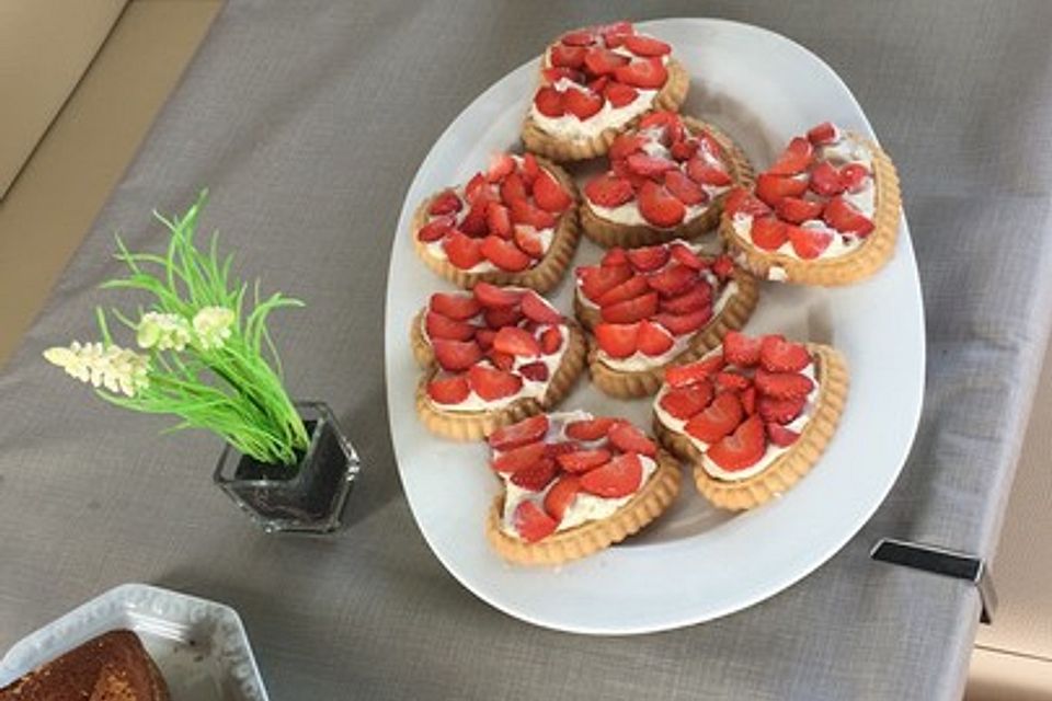 Torteletts mit Mascarpone - Erdbeer - Belag