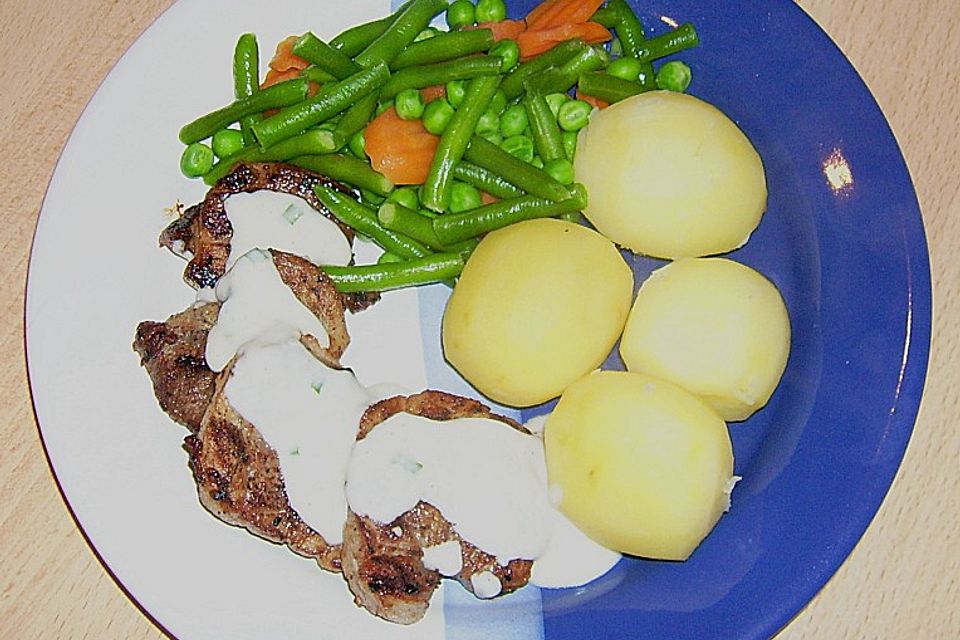 Schweinefilet mit Gorgonzolasauce und Frühlingsgemüse