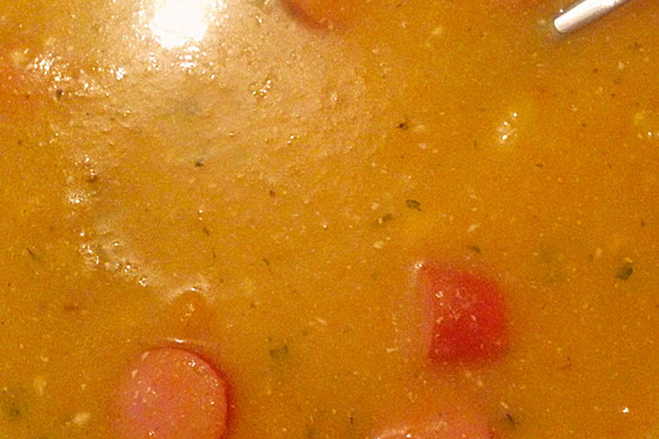 Kartoffelsuppe mit Würstchen