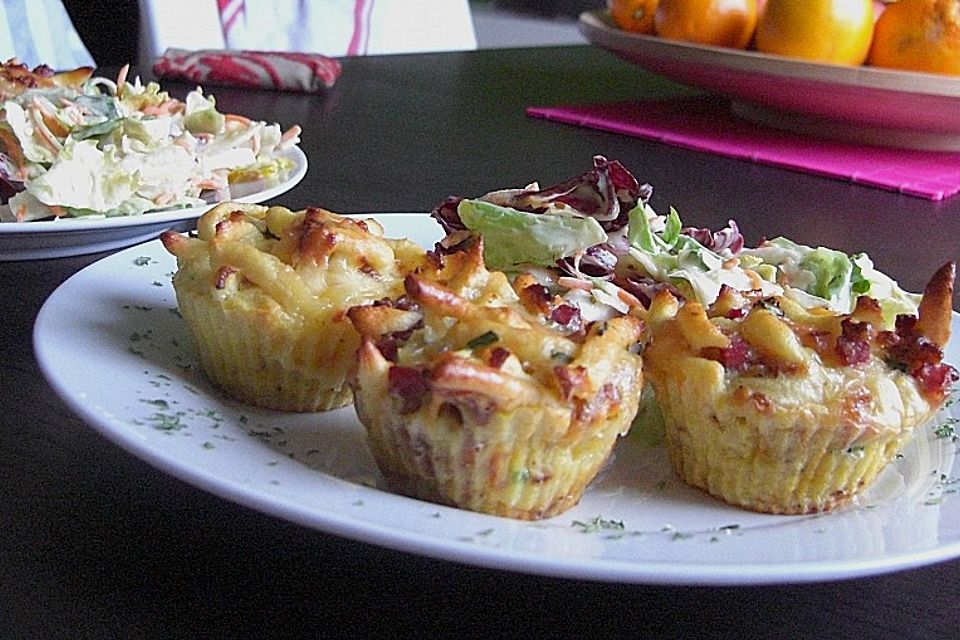 Spätzle - Muffins mit Salat