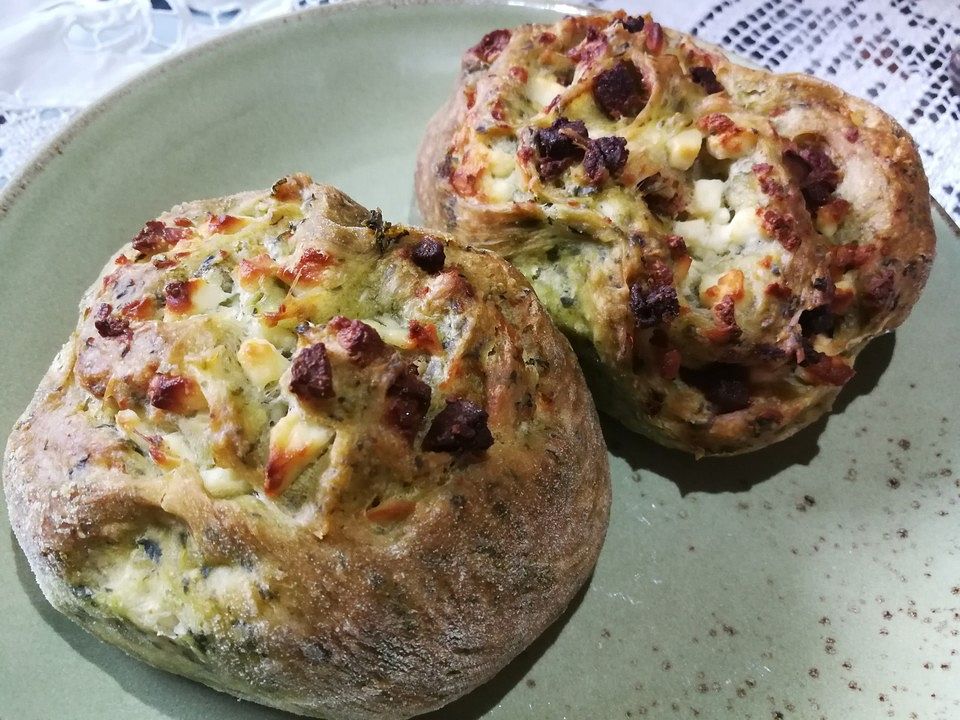 Gefülltes Osterbrot mit Spinat und Schafskäse von cjkChristina| Chefkoch