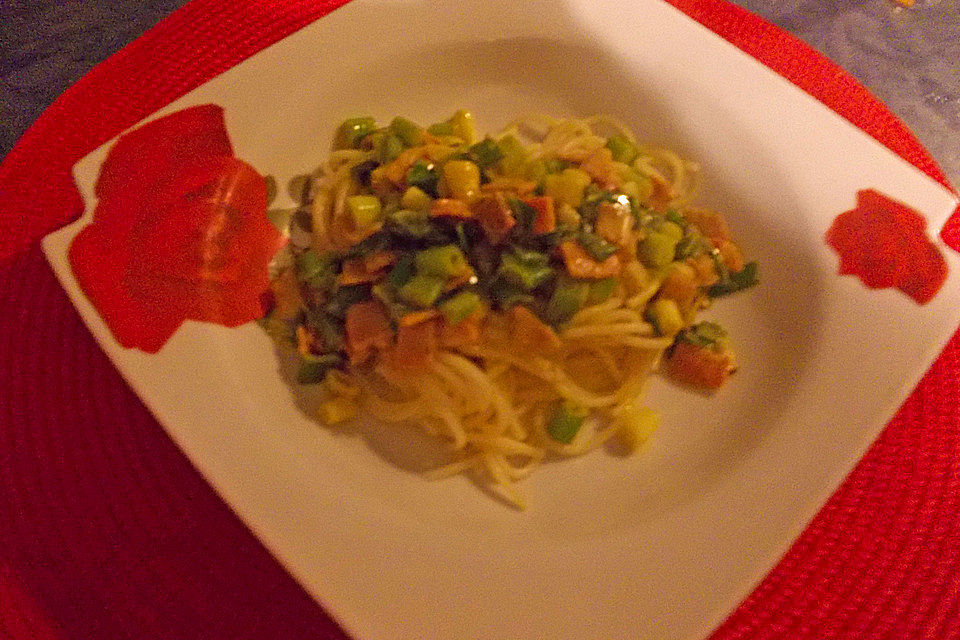 Curryspaghetti mit Frühlingszwiebeln