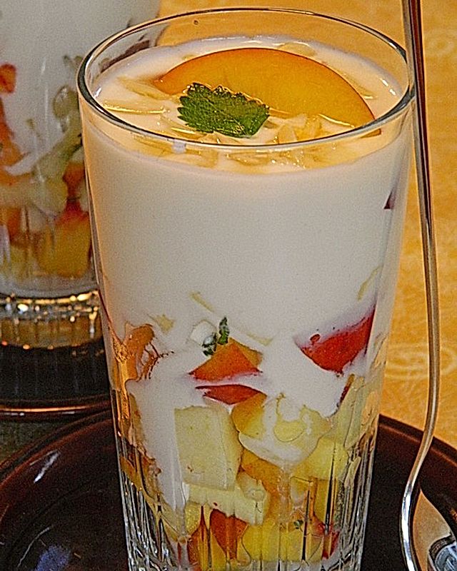 Obst mit Honig-Joghurt