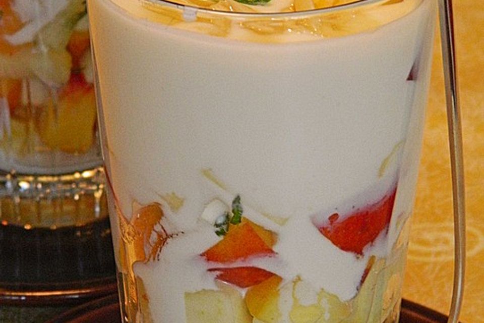 Obst mit Honig-Joghurt