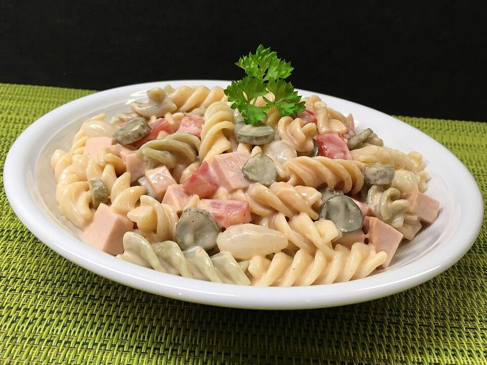 Nudelsalat mit Silberzwiebeln von gabiwiss| Chefkoch