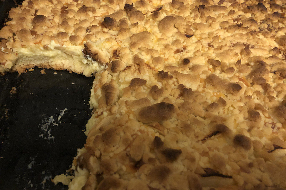 Apfel - Streuselkuchen mit Quark vom Blech