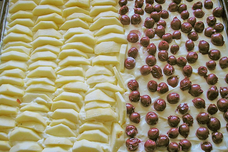 Apfel - Streuselkuchen mit Quark vom Blech