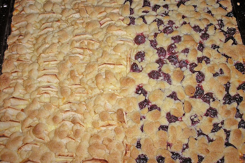 Apfel - Streuselkuchen mit Quark vom Blech