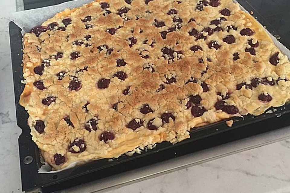 Apfel - Streuselkuchen mit Quark vom Blech