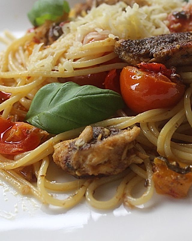 Spaghetti aglio olio mit Paprika und Sardinen