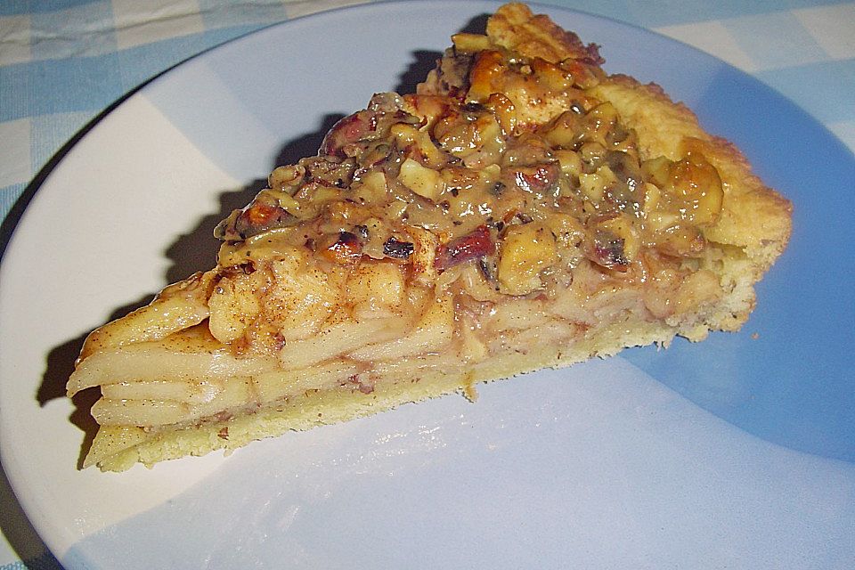 Apfelkuchen mit Walnusscreme