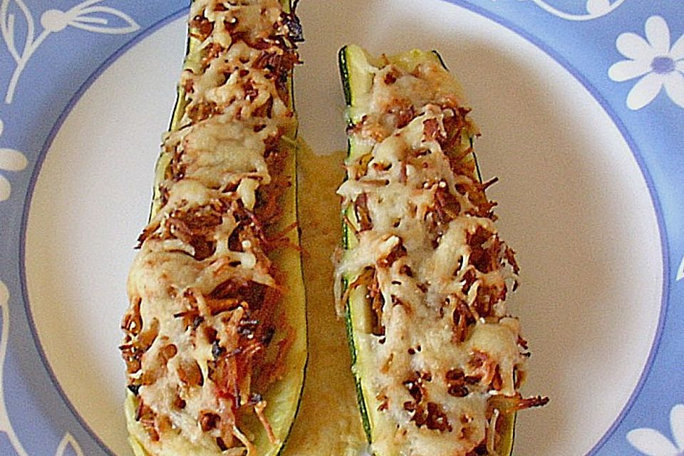 Zucchini mit Thunfischfüllung