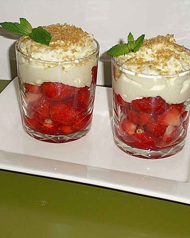Vanille - Erdbeer - Traum mit süßer Haube