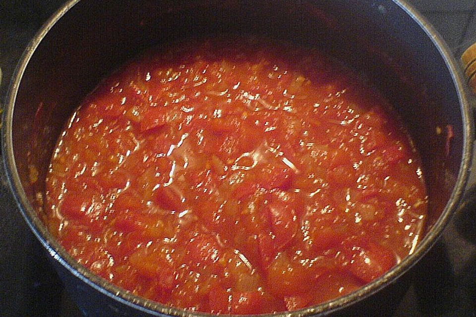 Tomatensalsa  von reifen Tomaten