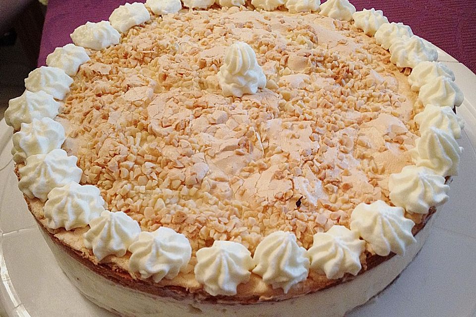 Schneemousse-Erdbeertorte Schneemousse-Erdbeertorte