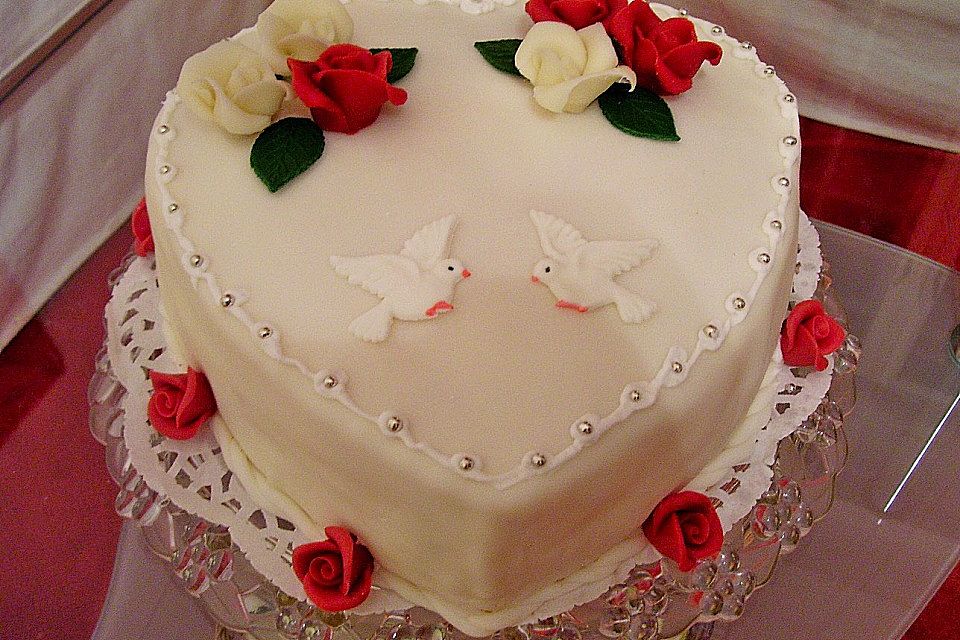 Schneemousse-Erdbeertorte Schneemousse-Erdbeertorte